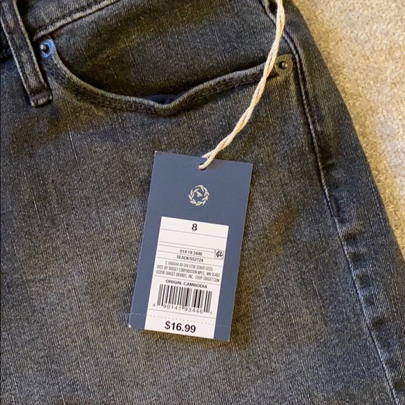 Gray Universal Thread Shorts - Picture 3 of 7